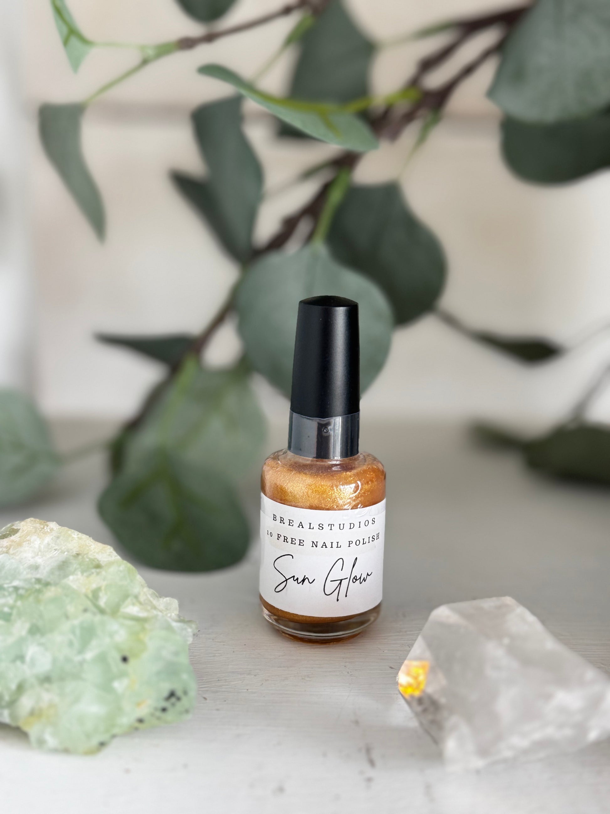 10 Free Non-Toxic Nail Polish