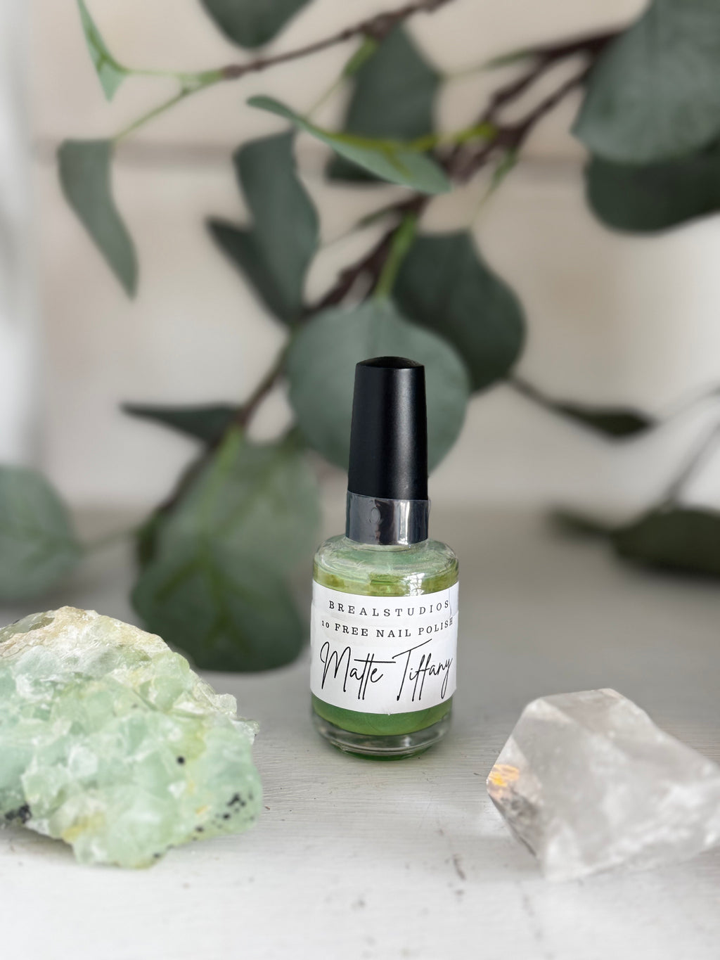 10 Free Non-Toxic Nail Polish