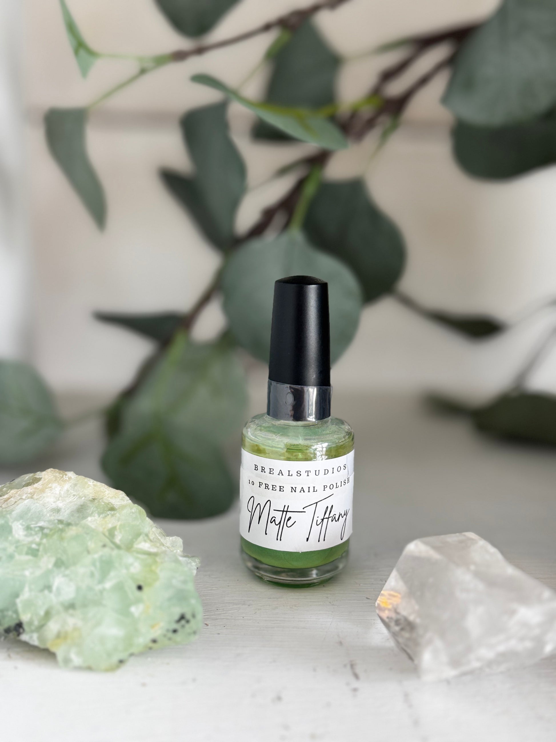 10 Free Non-Toxic Nail Polish