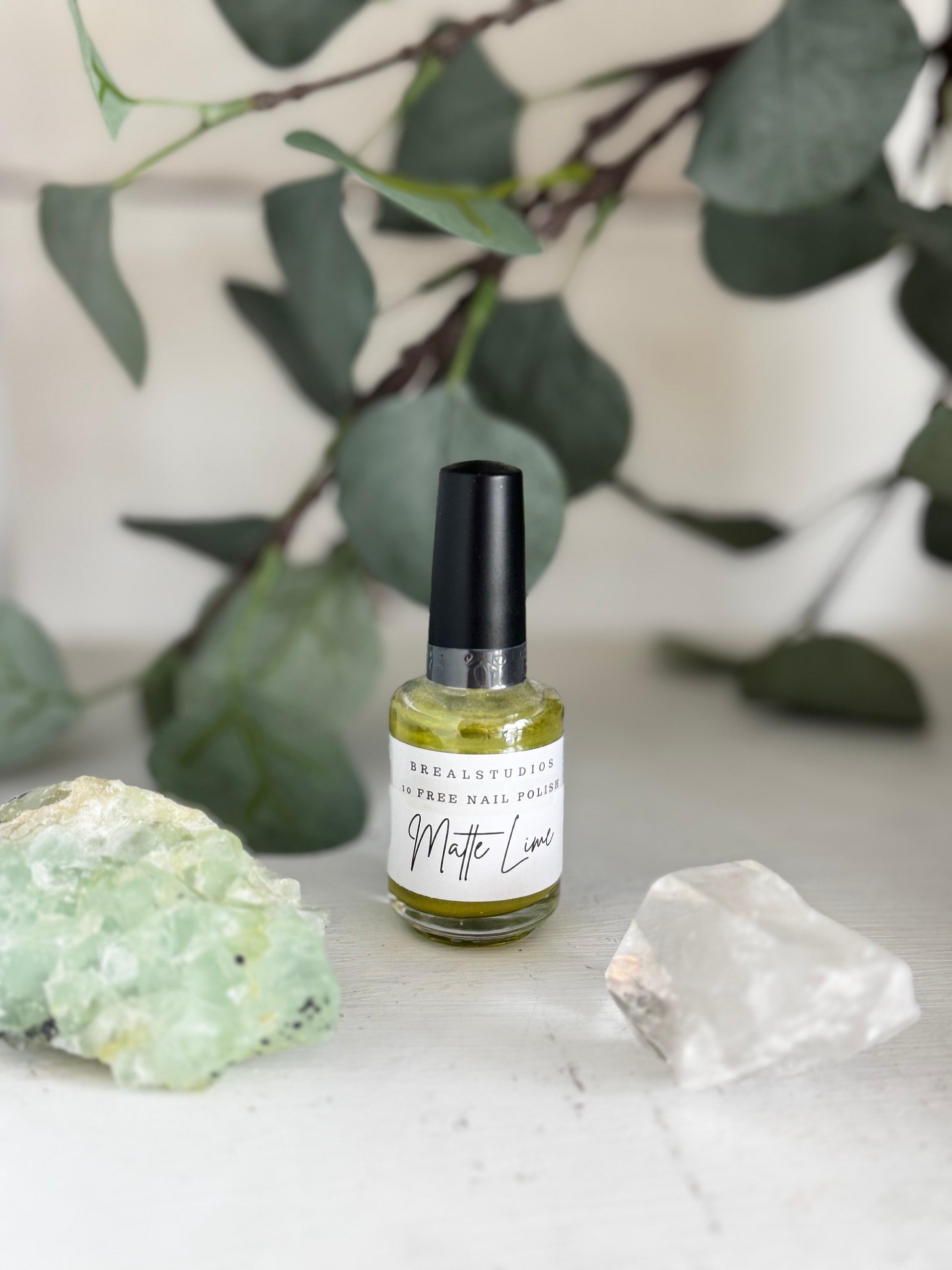 10 Free Non-Toxic Nail Polish
