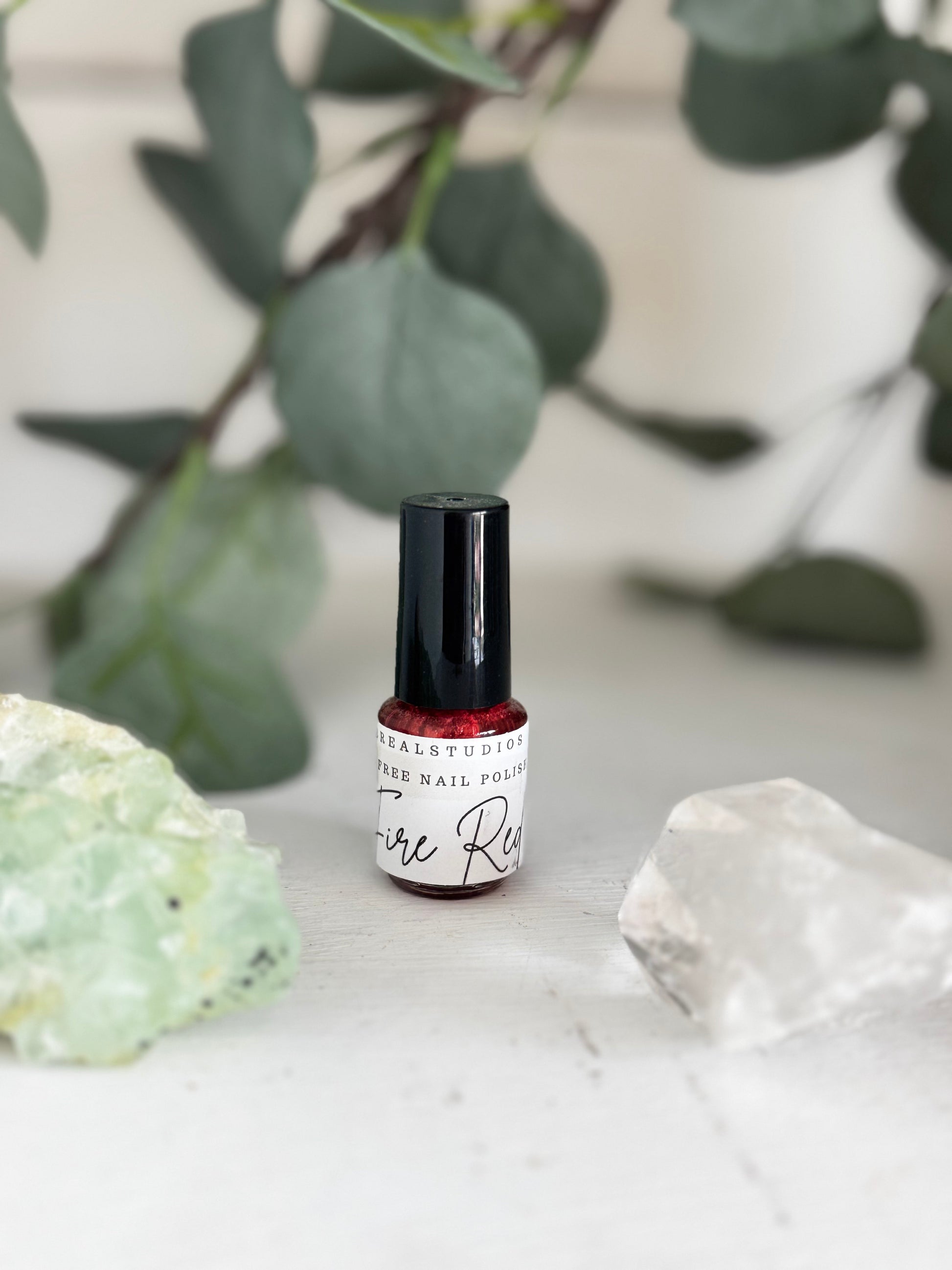 10 Free Non-Toxic Nail Polish