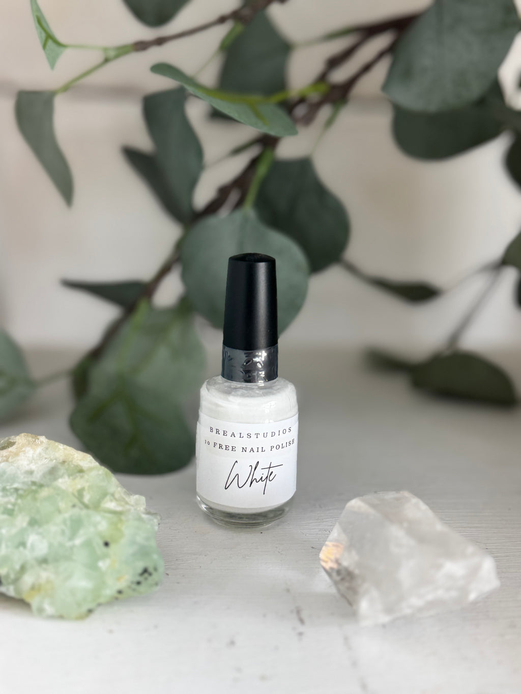 10 Free Non-Toxic Nail Polish