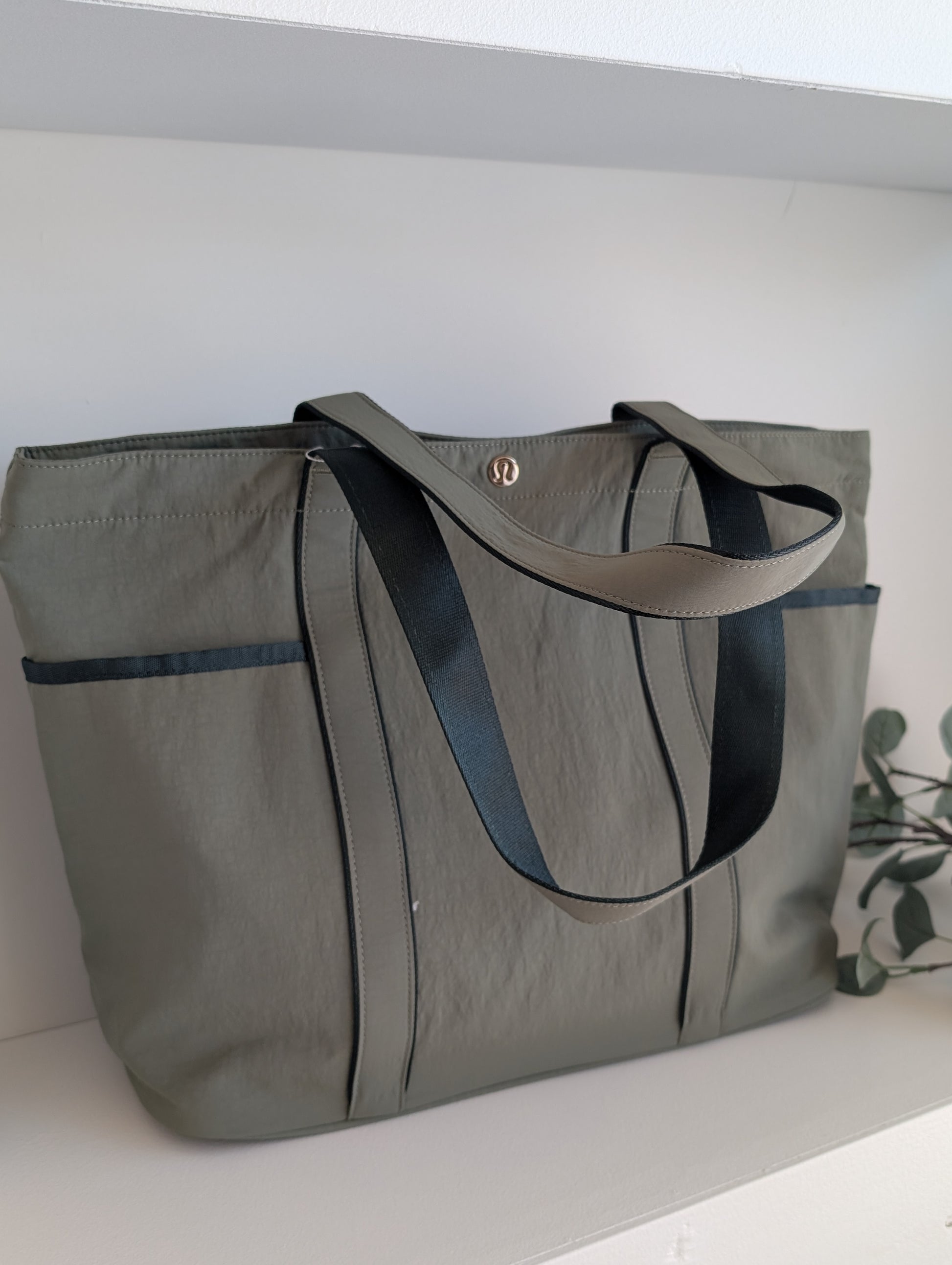 Daily Multi Pocket Tote